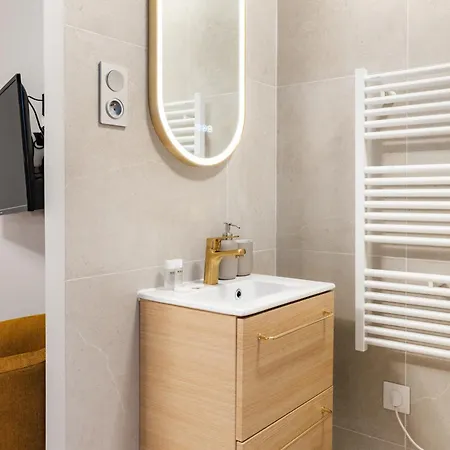 Appartamento Exceptional Triplex With 6 Bedrooms & Air Conditioning *