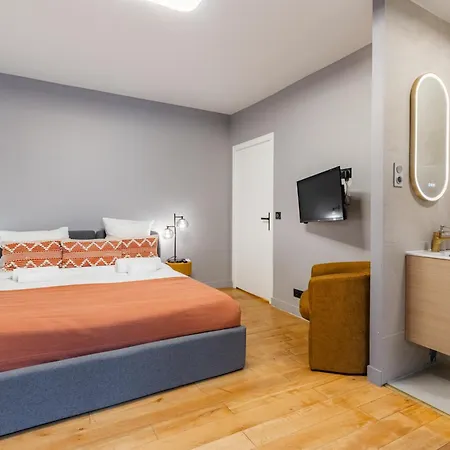 Appartamento Exceptional Triplex With 6 Bedrooms & Air Conditioning *