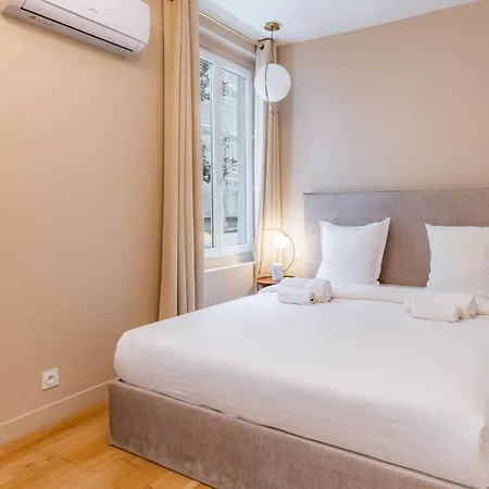 Appartamento Exceptional Triplex With 6 Bedrooms & Air Conditioning