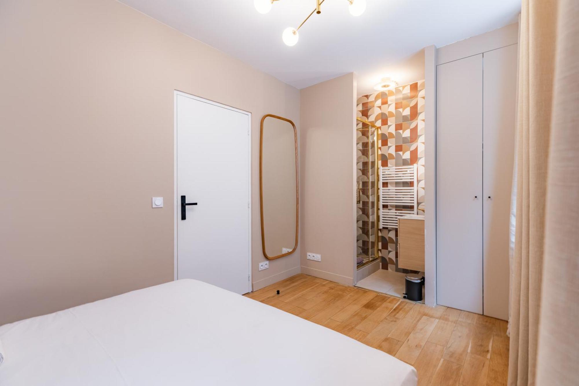 Exceptional Triplex With 6 Bedrooms & Air Conditioning Appartamento Parigi