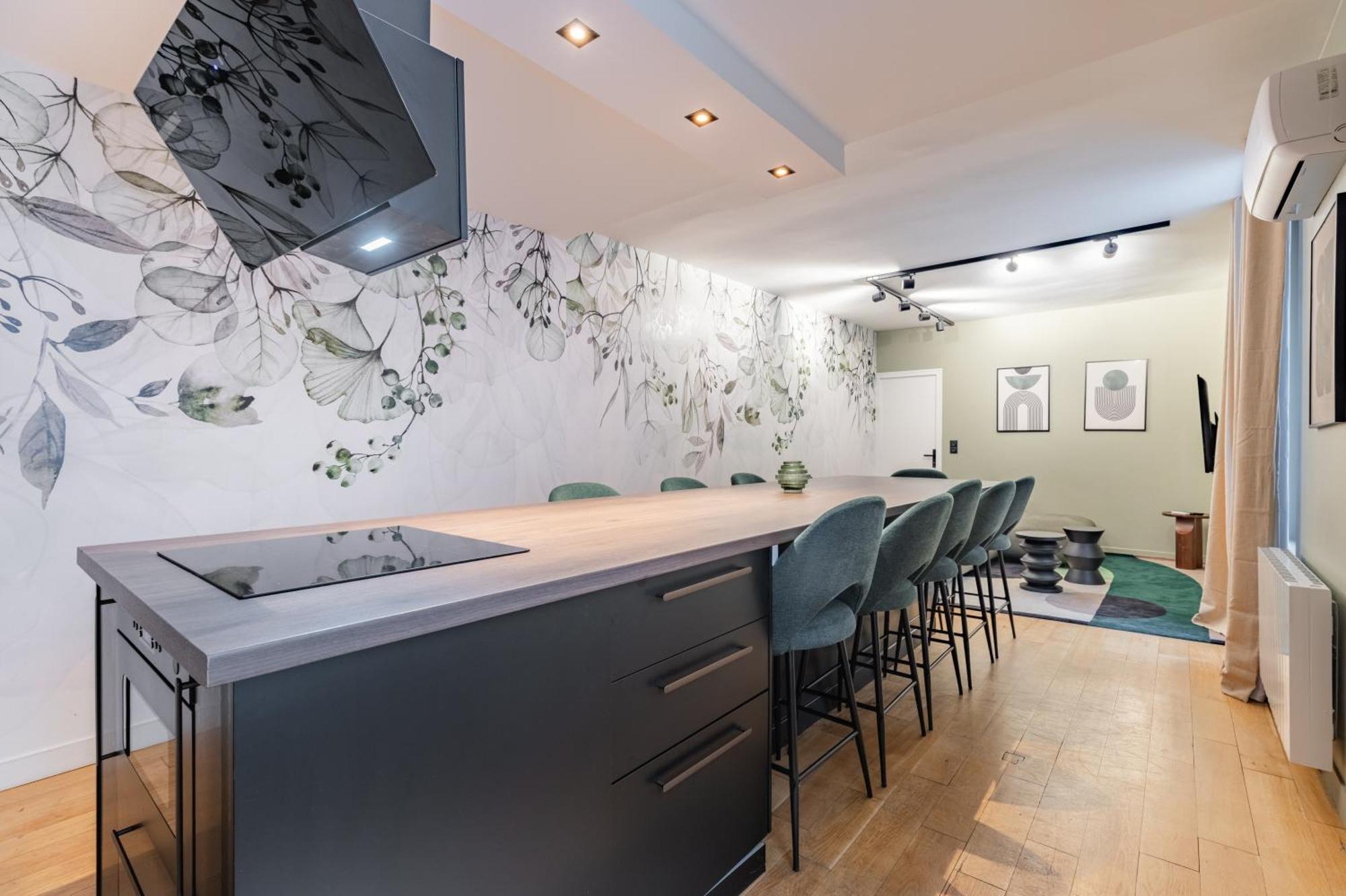 Exceptional Triplex With 6 Bedrooms & Air Conditioning * Parigi